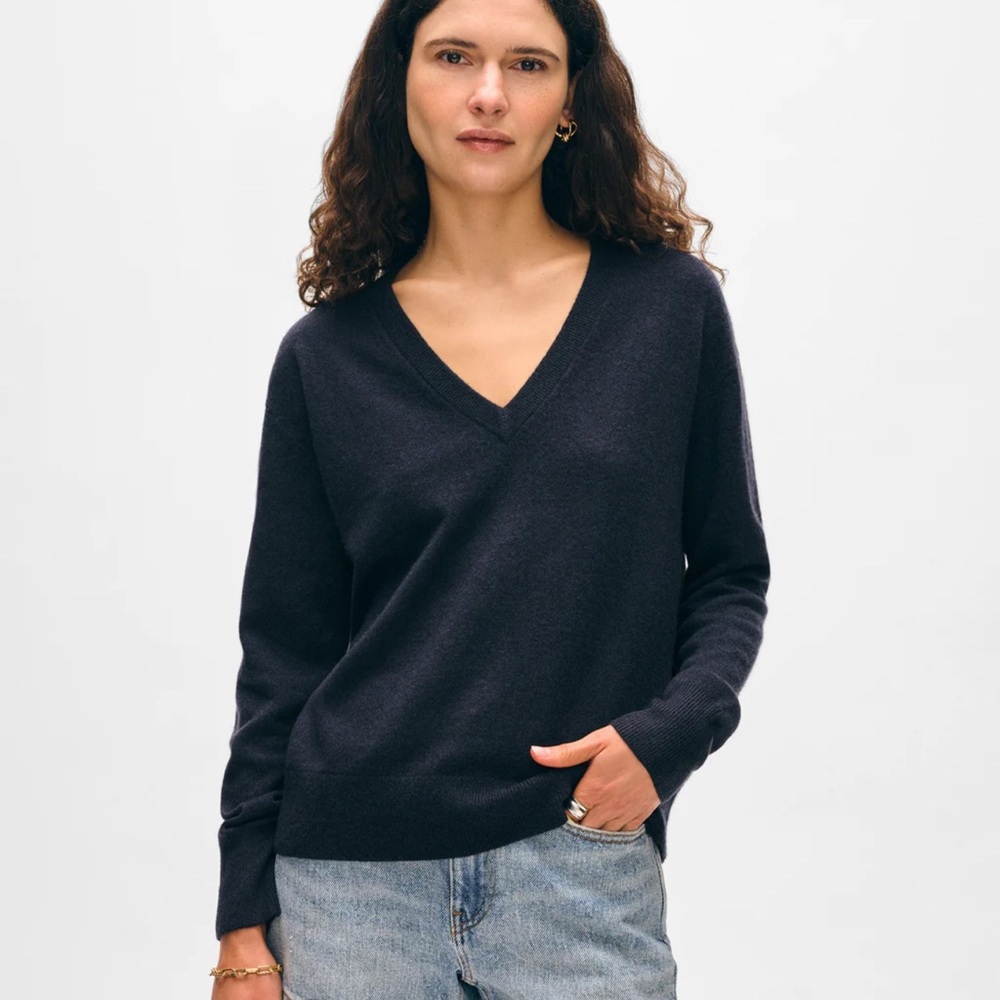 White + Warren Blue V-Neck Cashmere Sweater